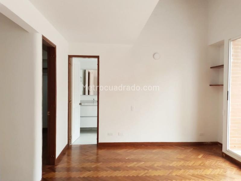 Casa de 4 Alcobas con Jacuzzi en Conjunto Cerrado en El Poblado - 7