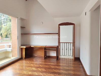 Casa de 4 alcobas en arriendo en El Poblado, Medellín, 300 m² · foto 8 de 20
