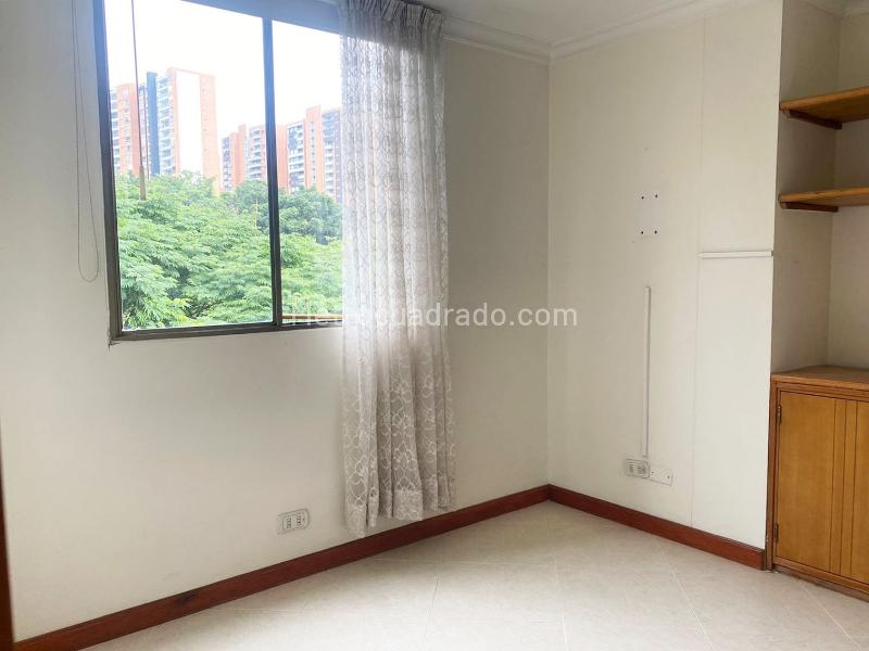 Apartamento de 3 Alcobas en El Poblado, Conjunto Cerrado - 9
