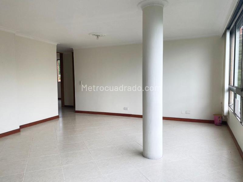 Apartamento de 3 Alcobas en El Poblado, Conjunto Cerrado - 2