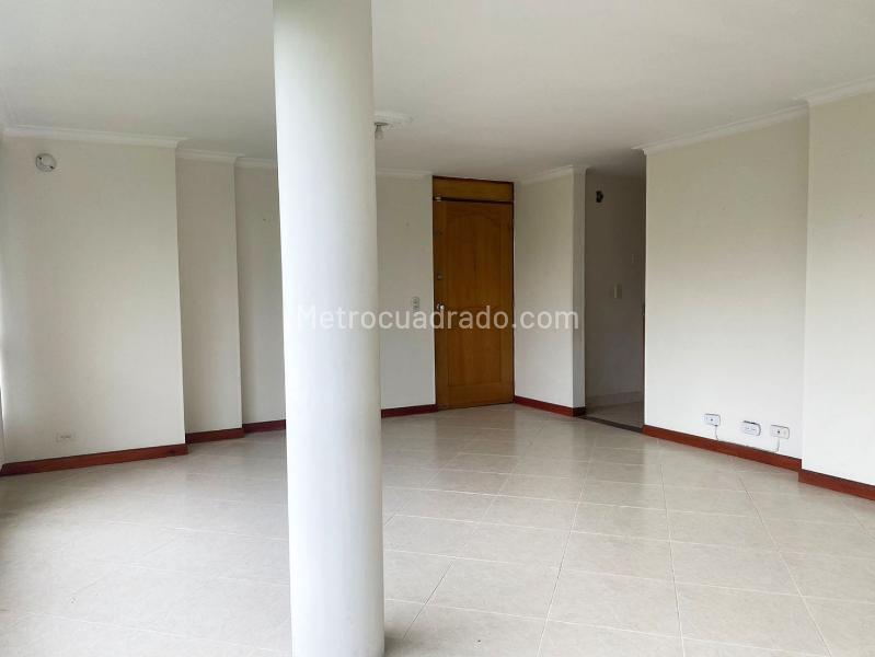 Apartamento de 3 Alcobas en El Poblado, Conjunto Cerrado - 3
