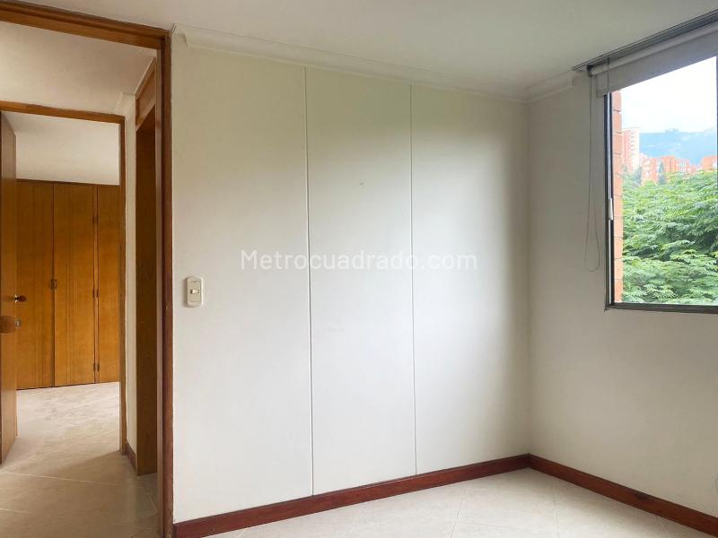 Apartamento de 3 Alcobas en El Poblado, Conjunto Cerrado - 7