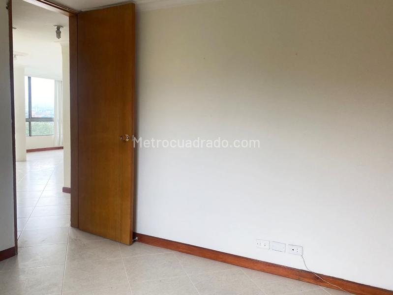 Apartamento de 3 Alcobas en El Poblado, Conjunto Cerrado - 8