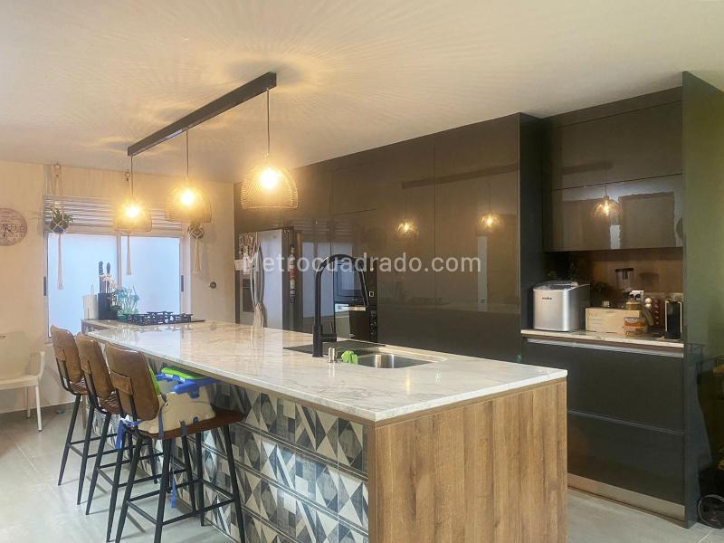 Casa Sencilla de 4 Alcobas en El Poblado - 5