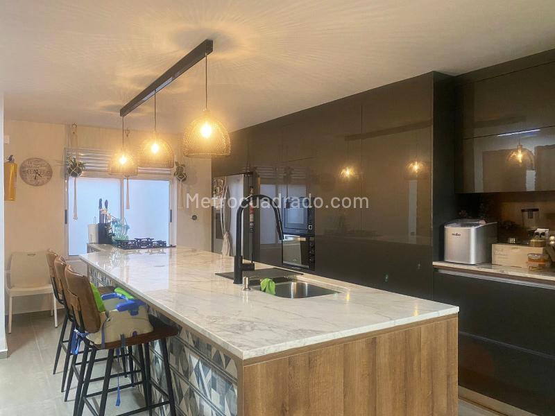 Casa Sencilla de 4 Alcobas en El Poblado - 9