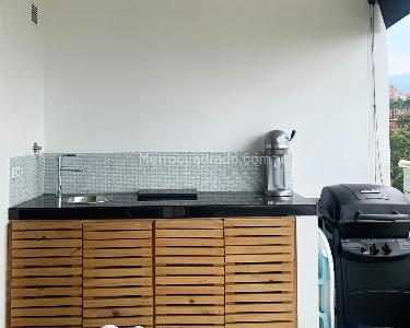 Apartamento de 2 alcobas en venta en El Poblado, Medellín, 135 m² · foto 12 de 13