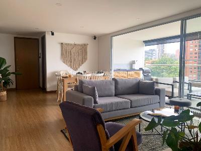 Apartamento de 2 alcobas en venta en El Poblado, Medellín, 135 m² · foto 2 de 13