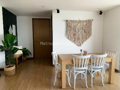 Apartamento de 2 alcobas en venta en El Poblado, Medellín, 135 m² · foto 3 de 13