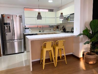 Apartamento de 2 alcobas en venta en El Poblado, Medellín, 135 m² · foto 5 de 13