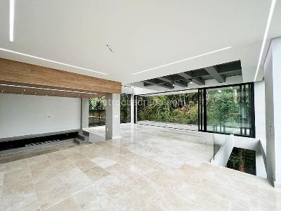 Casa de 4 alcobas en venta en Envigado, Envigado, 460 m² · foto 3 de 19