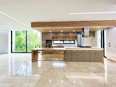 Casa de 4 alcobas en venta en Envigado, Envigado, 460 m² · foto 5 de 19