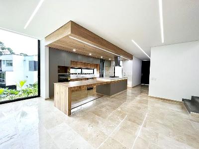 Casa de 4 alcobas en venta en Envigado, Envigado, 460 m² · foto 6 de 19