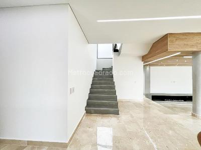 Casa de 4 alcobas en venta en Envigado, Envigado, 460 m² · foto 8 de 19