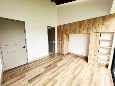 Casa de 4 alcobas en venta en Envigado, Envigado, 460 m² · foto 12 de 19