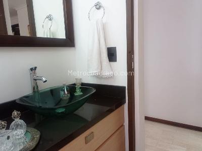 Apartamento de 3 alcobas en venta en El Poblado, Medellín, 177 m² · foto 15 de 17