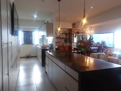Apartamento de 3 alcobas en venta en El Poblado, Medellín, 177 m² · foto 3 de 17