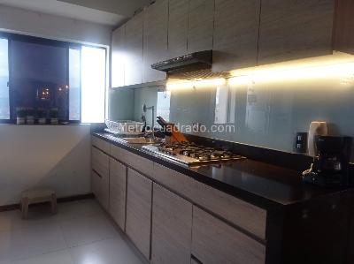 Apartamento de 3 alcobas en venta en El Poblado, Medellín, 177 m² · foto 4 de 17