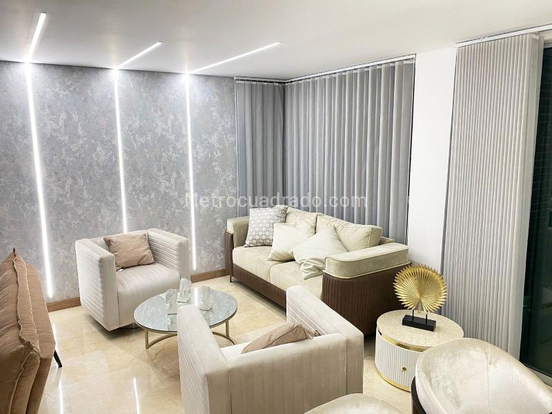 Apartamento Amoblado de 3 Alcobas en Arriendo en El Poblado