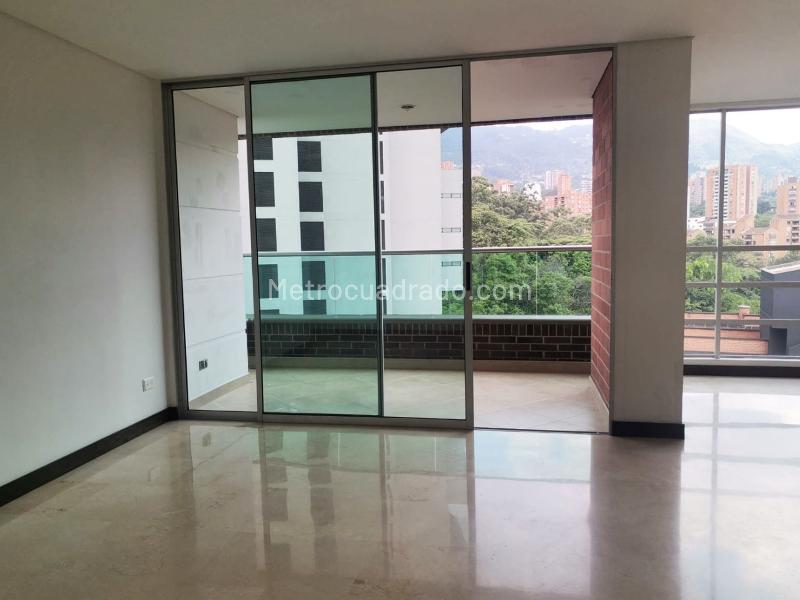 3BR Apartment with 4 Baths in El Poblado - 2