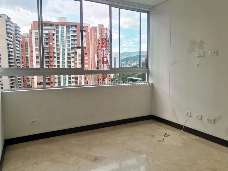 3BR Apartment with 4 Baths in El Poblado - 9