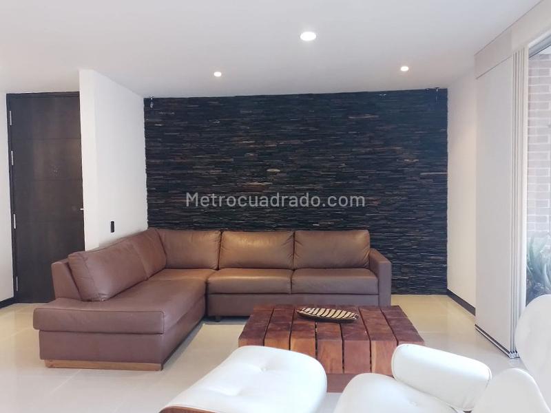 Furnished 2BR Apartment with 3 Baths in El Poblado - 4