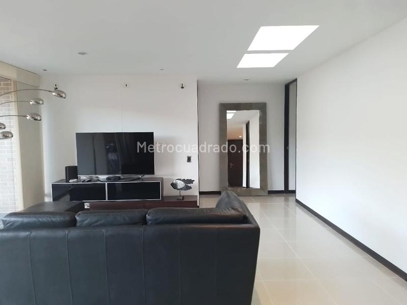 Furnished 2BR Apartment with 3 Baths in El Poblado - 6