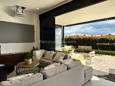 Casa de 3 alcobas en venta en Envigado, Envigado, 432 m² · foto 2 de 19