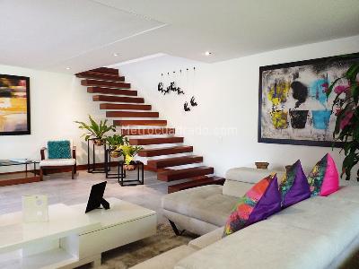 Casa de 3 alcobas en venta en El Poblado, Medellín, 242 m² · foto 2 de 19