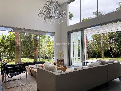Casa de 3 alcobas en venta en Envigado, Envigado, 600 m² · foto 2 de 18