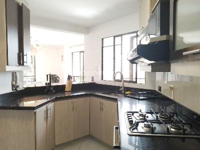 Casa en arriendo en El Poblado, Medellín · foto 4 de 19