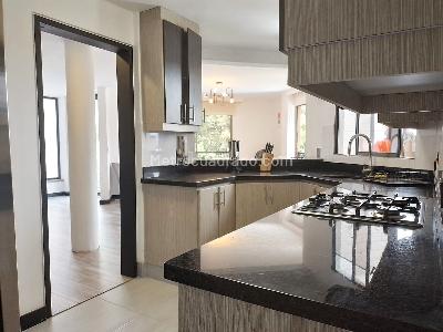 Casa en arriendo en El Poblado, Medellín · foto 5 de 19