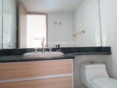 Apartamento de 4 alcobas en venta en El Poblado, Medellín, 240 m² · foto 16 de 18