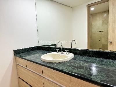 Apartamento de 4 alcobas en venta en El Poblado, Medellín, 240 m² · foto 17 de 18