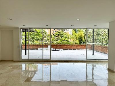 Apartamento de 4 alcobas en venta en El Poblado, Medellín, 240 m² · foto 2 de 18
