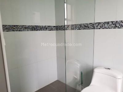 Apartamento de 4 alcobas en arriendo en El Poblado, Medellín, 135 m² · foto 16 de 19