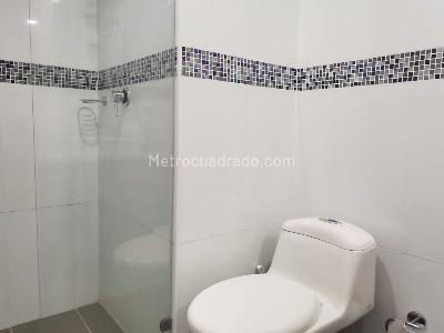 Apartamento de 4 alcobas en arriendo en El Poblado, Medellín, 135 m² · foto 18 de 19