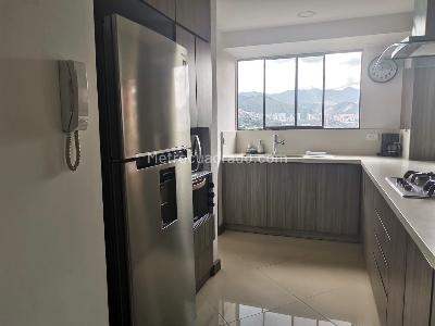 Apartamento de 4 alcobas en arriendo en El Poblado, Medellín, 135 m² · foto 7 de 19