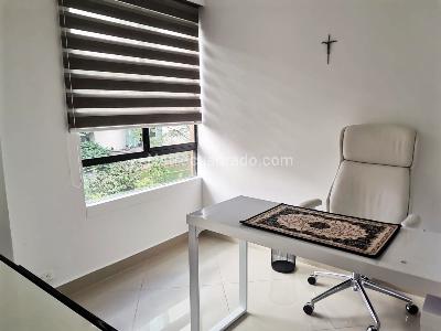 Apartamento de 4 alcobas en arriendo en El Poblado, Medellín, 135 m² · foto 8 de 19