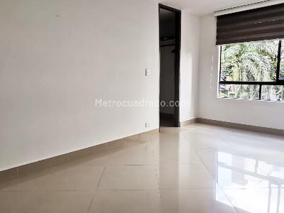 Apartamento de 4 alcobas en arriendo en El Poblado, Medellín, 135 m² · foto 9 de 19