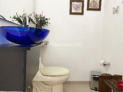 Casa de 5 alcobas en venta en El Poblado, Medellín, 520 m² · foto 10 de 11