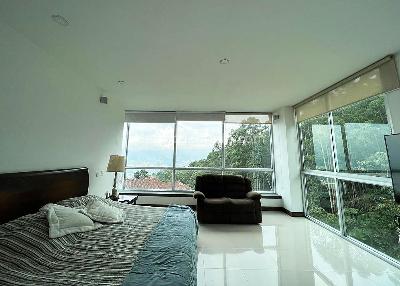 Casa de 5 alcobas en venta en El Poblado, Medellín, 520 m² · foto 9 de 11