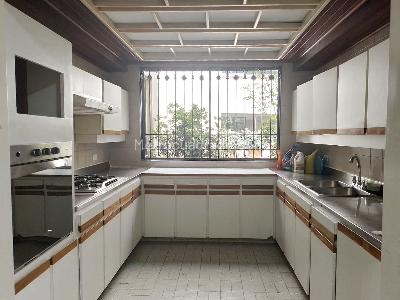 Apartamento de 3 alcobas en venta en El Poblado, Medellín, 280 m² · foto 5 de 18