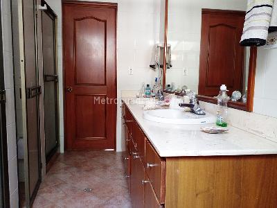 Casa de 3 alcobas en venta en El Poblado, Medellín, 249 m² · foto 16 de 19