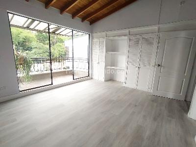 Apartamento de 4 alcobas en venta en Los Naranjos, Medellín, 210 m² · foto 12 de 20