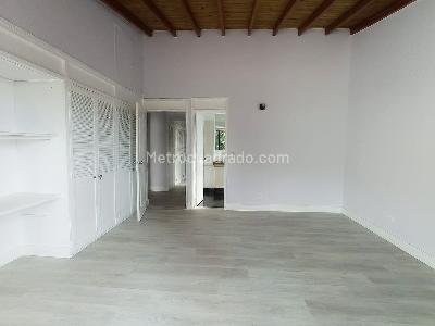 Apartamento de 4 alcobas en venta en Los Naranjos, Medellín, 210 m² · foto 14 de 20