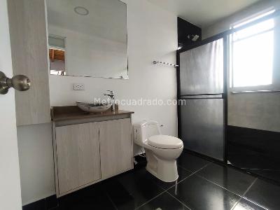 Apartamento de 4 alcobas en venta en Los Naranjos, Medellín, 210 m² · foto 17 de 20