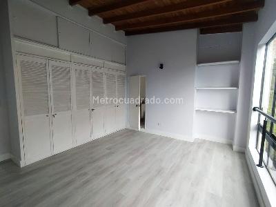 Apartamento de 4 alcobas en venta en Los Naranjos, Medellín, 210 m² · foto 9 de 20