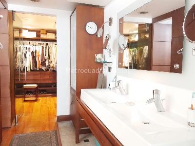 Apartamento de 3 alcobas en venta en El Poblado, Medellín, 250 m² · foto 19 de 20