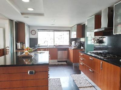 Apartamento de 3 alcobas en venta en El Poblado, Medellín, 250 m² · foto 8 de 20
