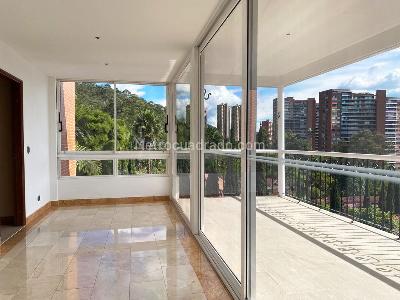 Casa en arriendo en El Poblado, Medellín · foto 9 de 19